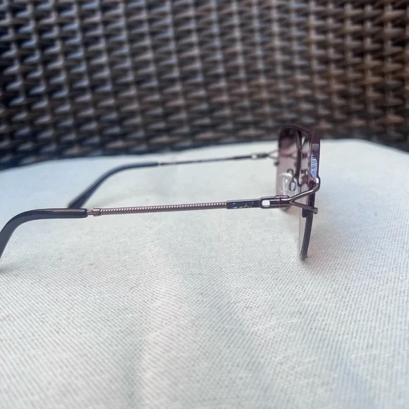 QUAY AUSTRALIA HIGH KEY TWIST SUNGLASSES - Picture 8 of 11